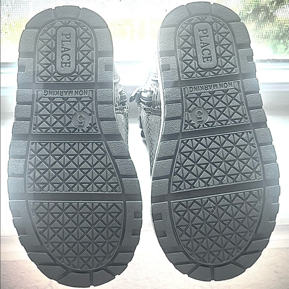 5T Children’s Place Zip-Up Toddler Boots - Picture 5 of 5